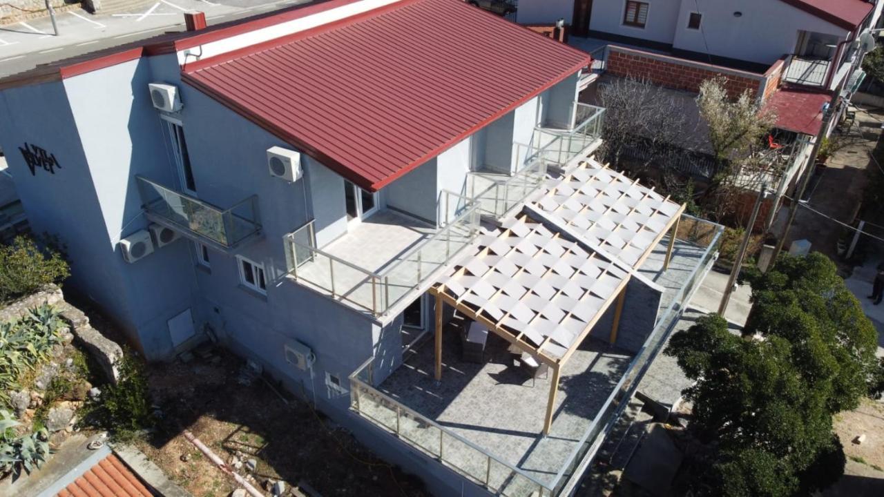 Hotel Vila Velvet à Starigrad Paklenica Extérieur photo