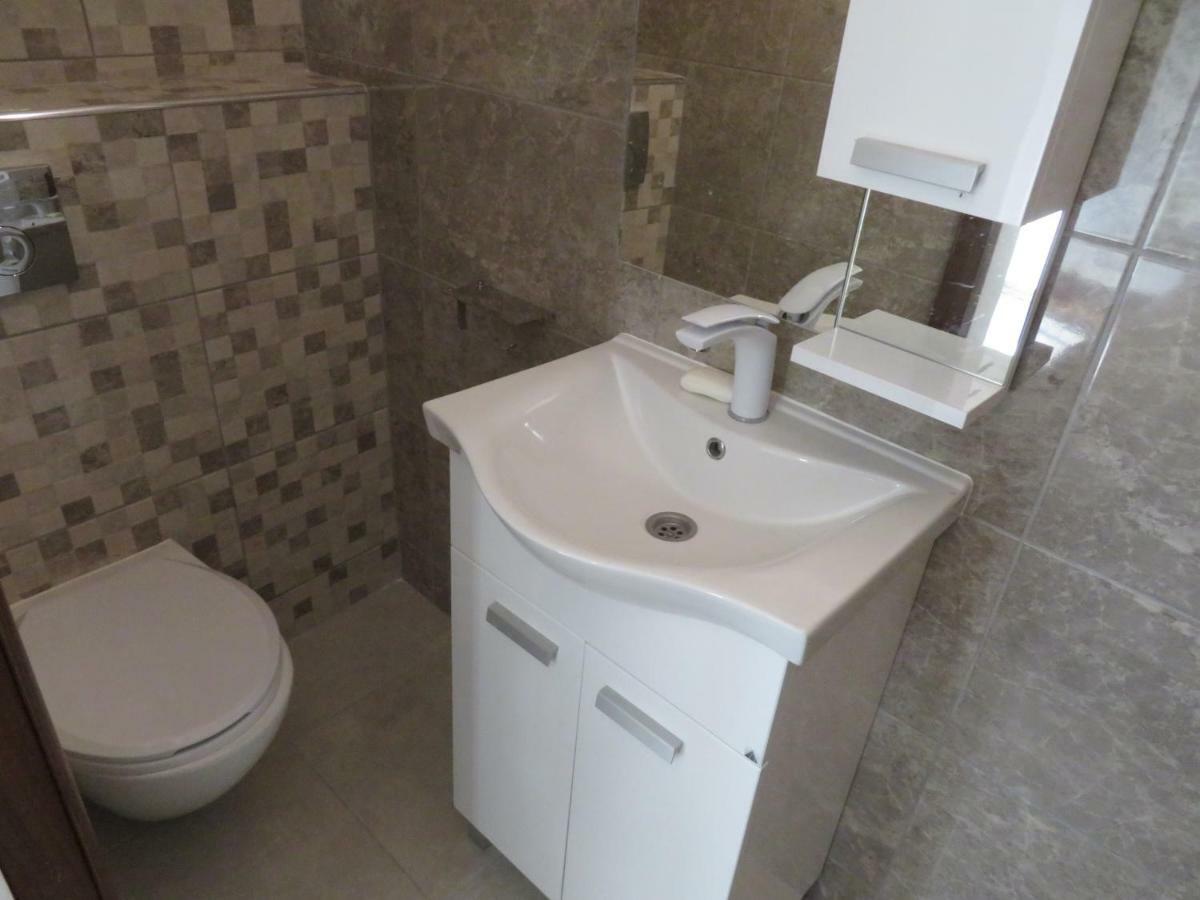 Hotel Vila Velvet à Starigrad Paklenica Extérieur photo