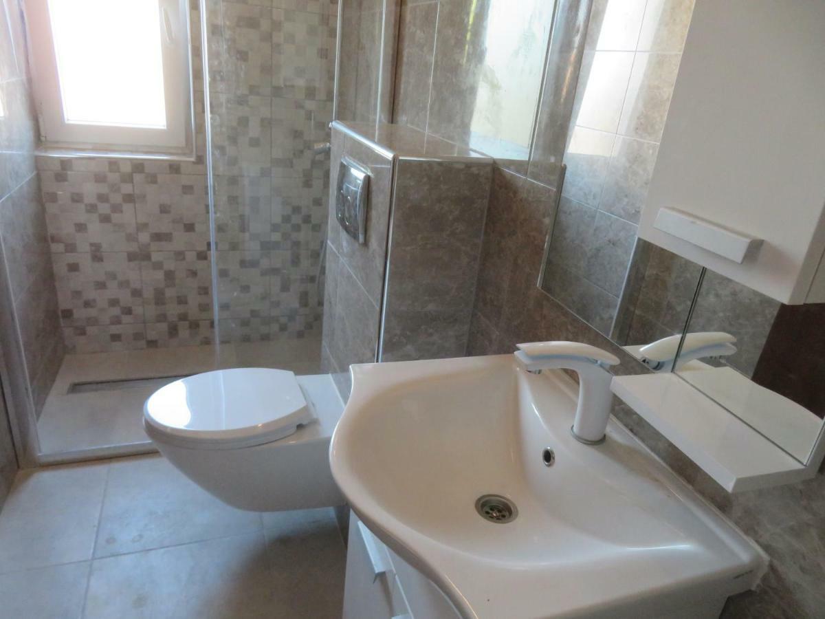 Hotel Vila Velvet à Starigrad Paklenica Extérieur photo