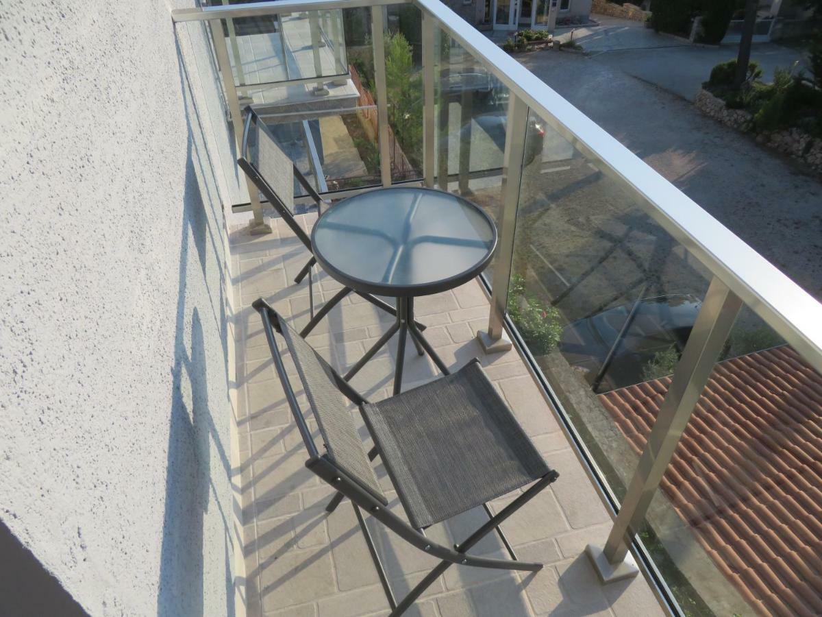 Hotel Vila Velvet à Starigrad Paklenica Extérieur photo