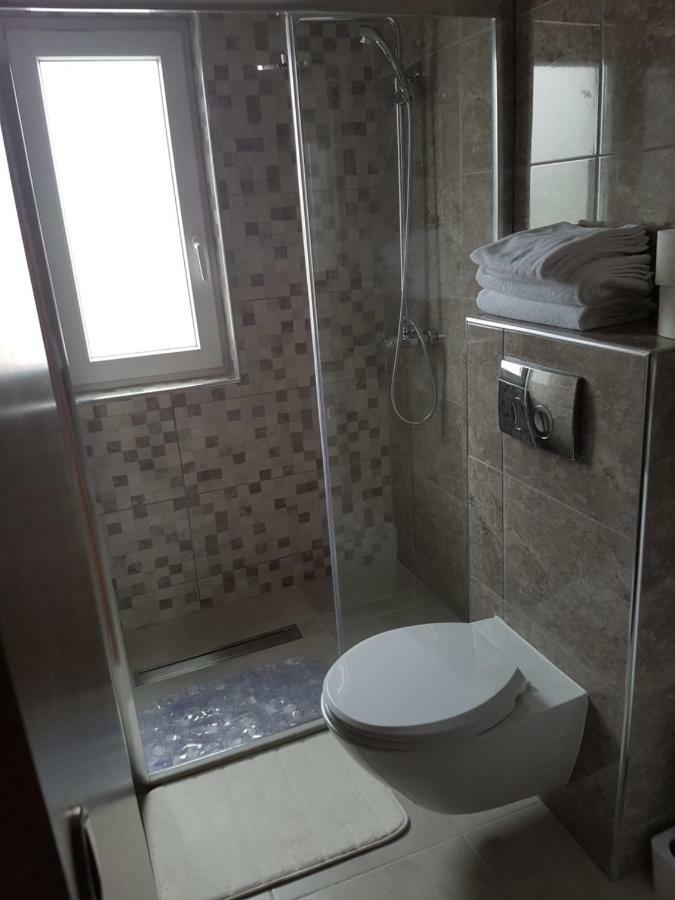 Hotel Vila Velvet à Starigrad Paklenica Extérieur photo